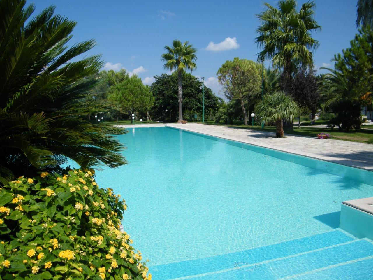 Agriturismo Torrevecchia San Pancrazio Salentino Zewnętrze zdjęcie
